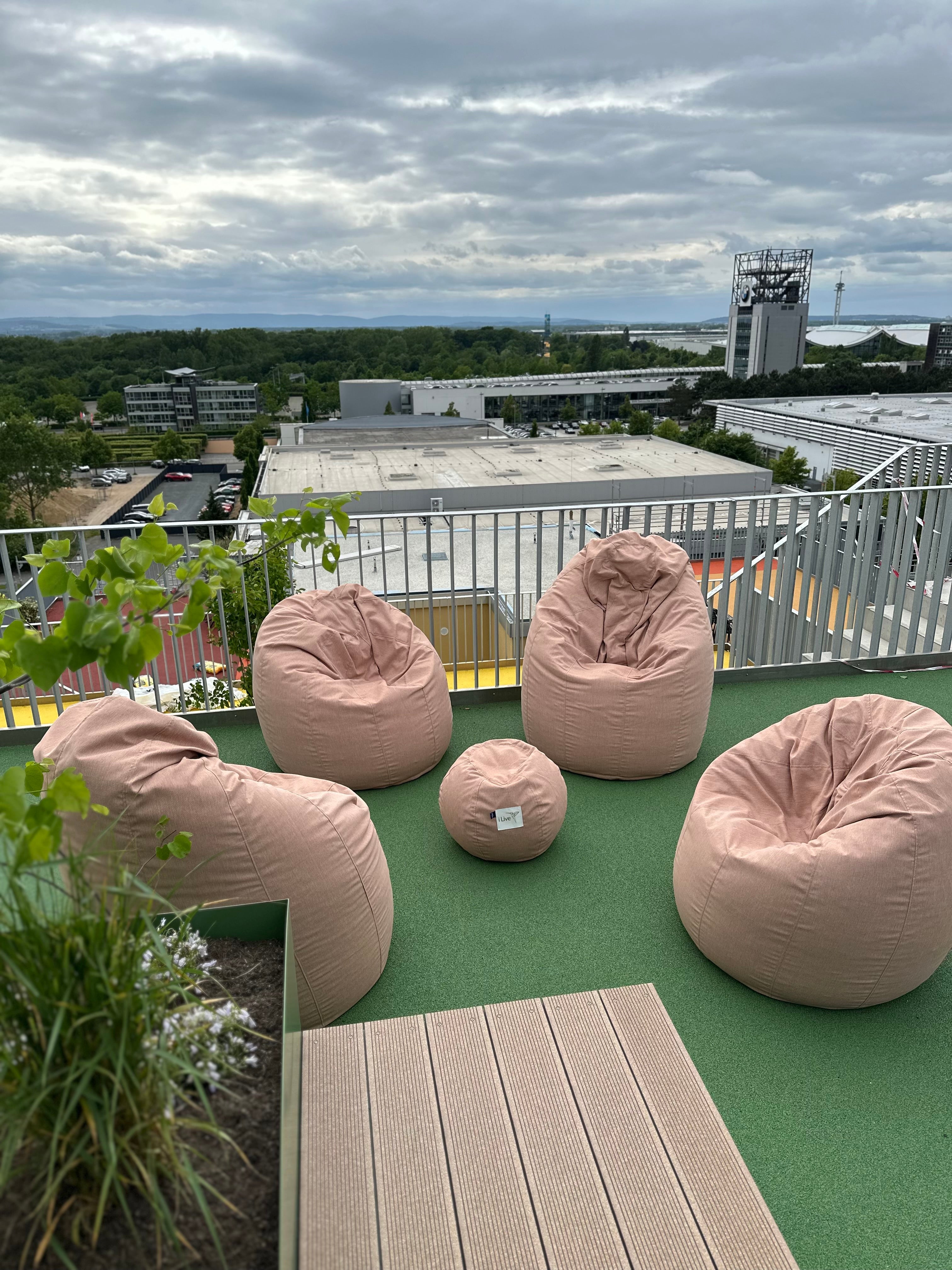 Brasilianisches Flair auf der Roof Top Terrasse im i Live Campus