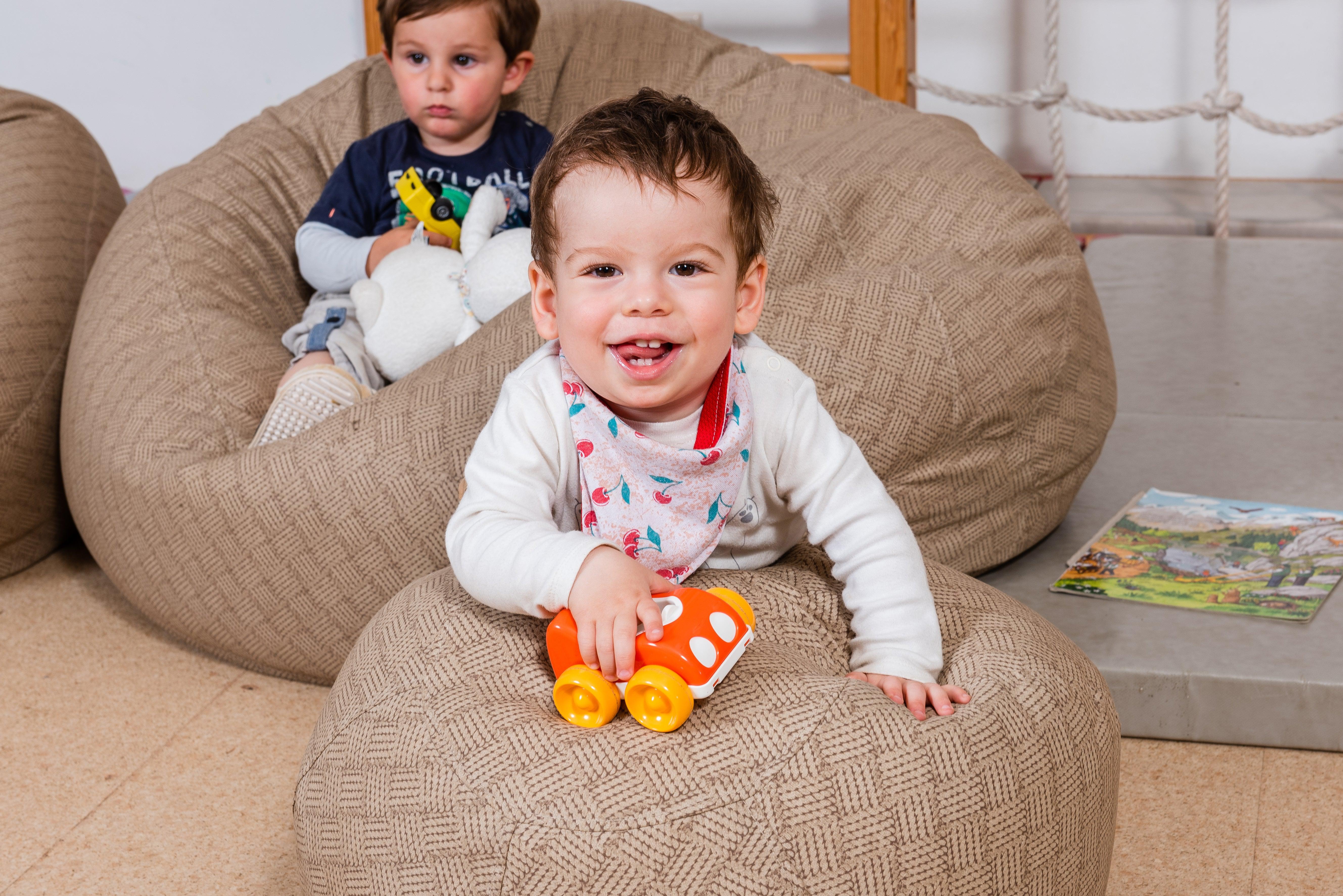 Kinder Sitzsack ab 399€-Familienunternehmen-Brasilheroe-Konfigurierbar aus über 300 brasilianischen Stoffen-